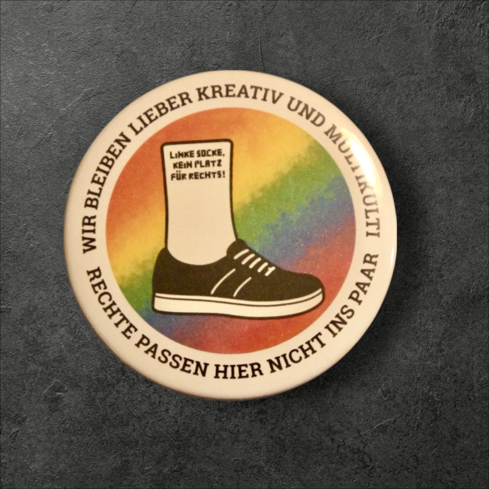 📍Button (Brosche) 58mm – LINKE SOCKE, KEIN PLATZ FÜR RECHTS! Logo
