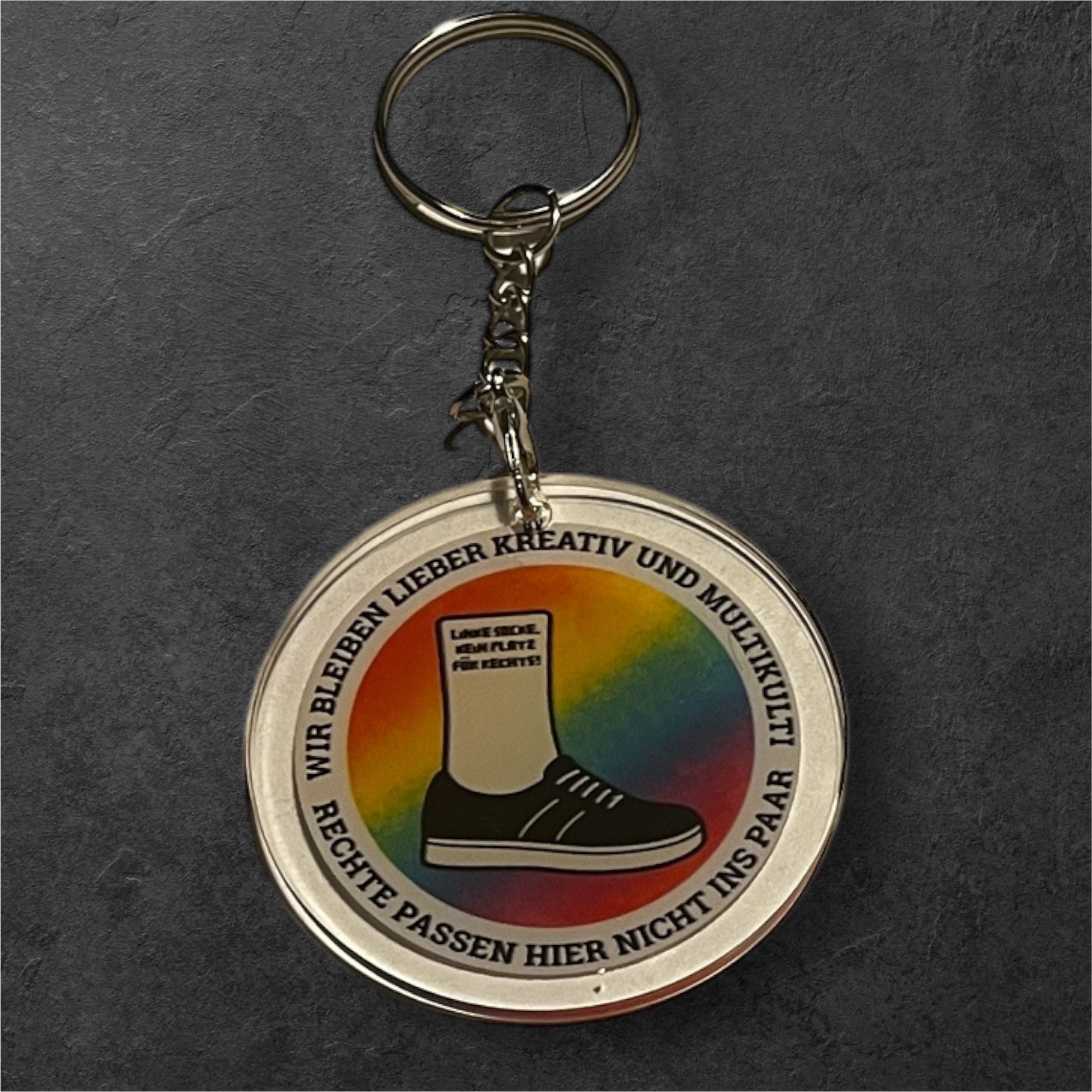 🧦 LINKE SOCKE, KEIN PLATZ FÜR RECHTS! - Schlüsselanhänger Acryl 5cm